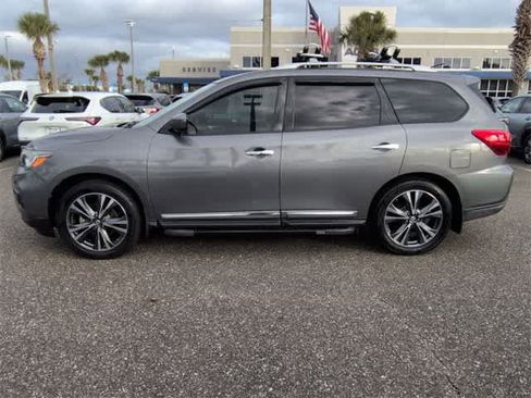 Used 2017 Nissan Pathfinder Platinum w/ Family Entertainment Package image 5