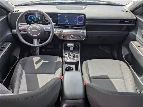 Certified 2025 Hyundai Kona SE FWD image 16