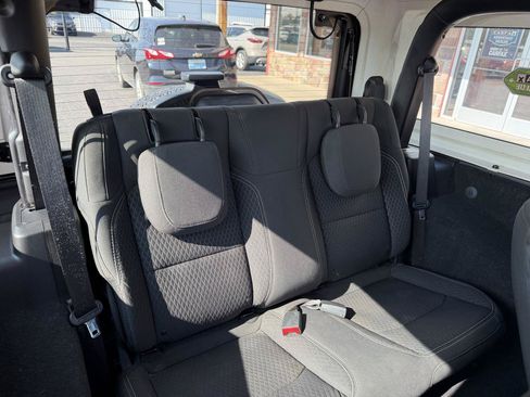 Used 2021 Jeep Wrangler Sport AWD/4WD image 19