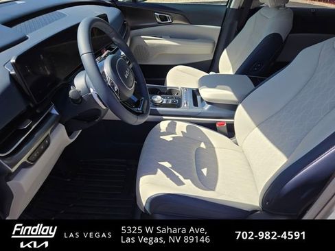 New 2026 Kia Carnival SX w/ SX Dark Edition Package FWD image 9