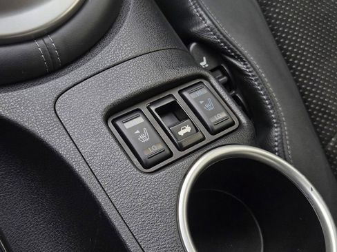 Used 2020 Nissan 370Z Touring Sport image 23