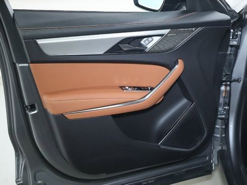 Used 2025 Jaguar F-PACE R-Dynamic S image 32