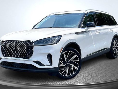 Used 2025 Lincoln Aviator Reserve w/ Equipment Group 201A AWD/4WD image 3