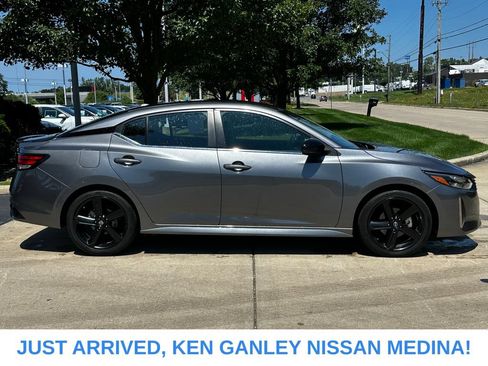 Certified 2024 Nissan Sentra SR FWD image 2