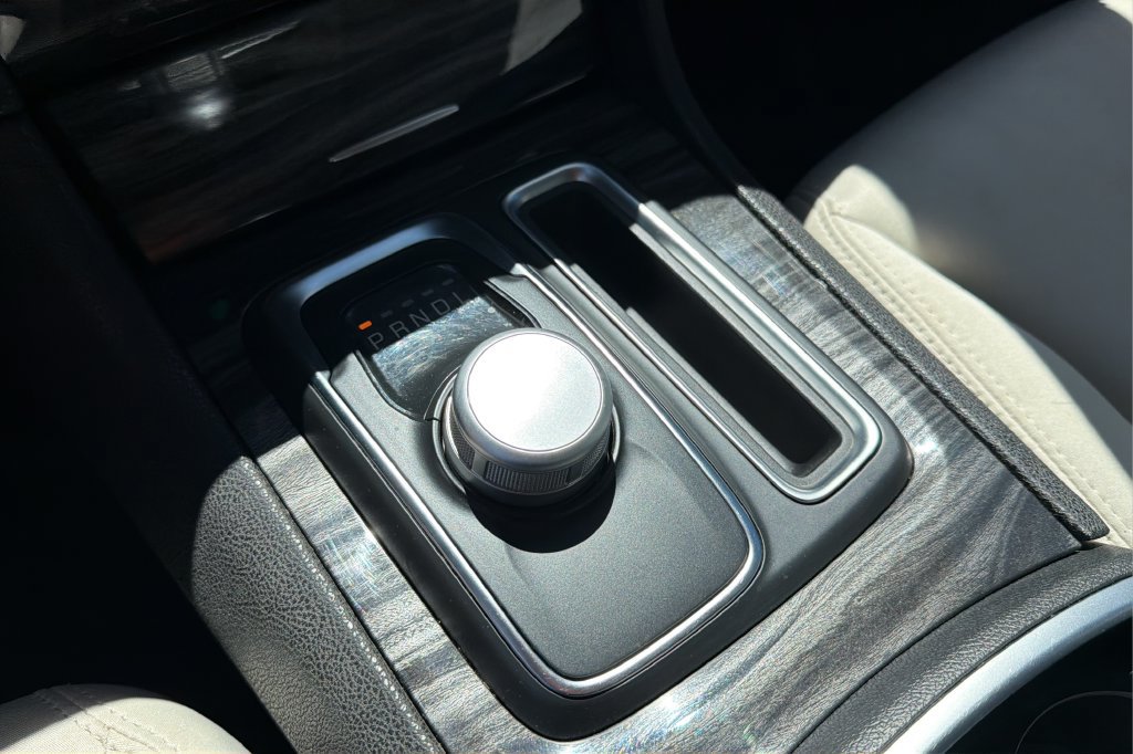 Used 2022 Chrysler 300 Touring w/ Sport Appearance Package RWD image 30