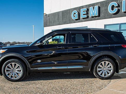 Used 2023 Ford Explorer King Ranch w/ Technology Package image 2