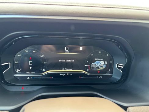 Used 2023 GMC Yukon XL Denali AWD/4WD image 24