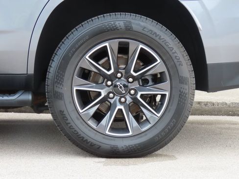 Used 2021 Chevrolet Tahoe Z71 w/ Luxury Package AWD/4WD image 18