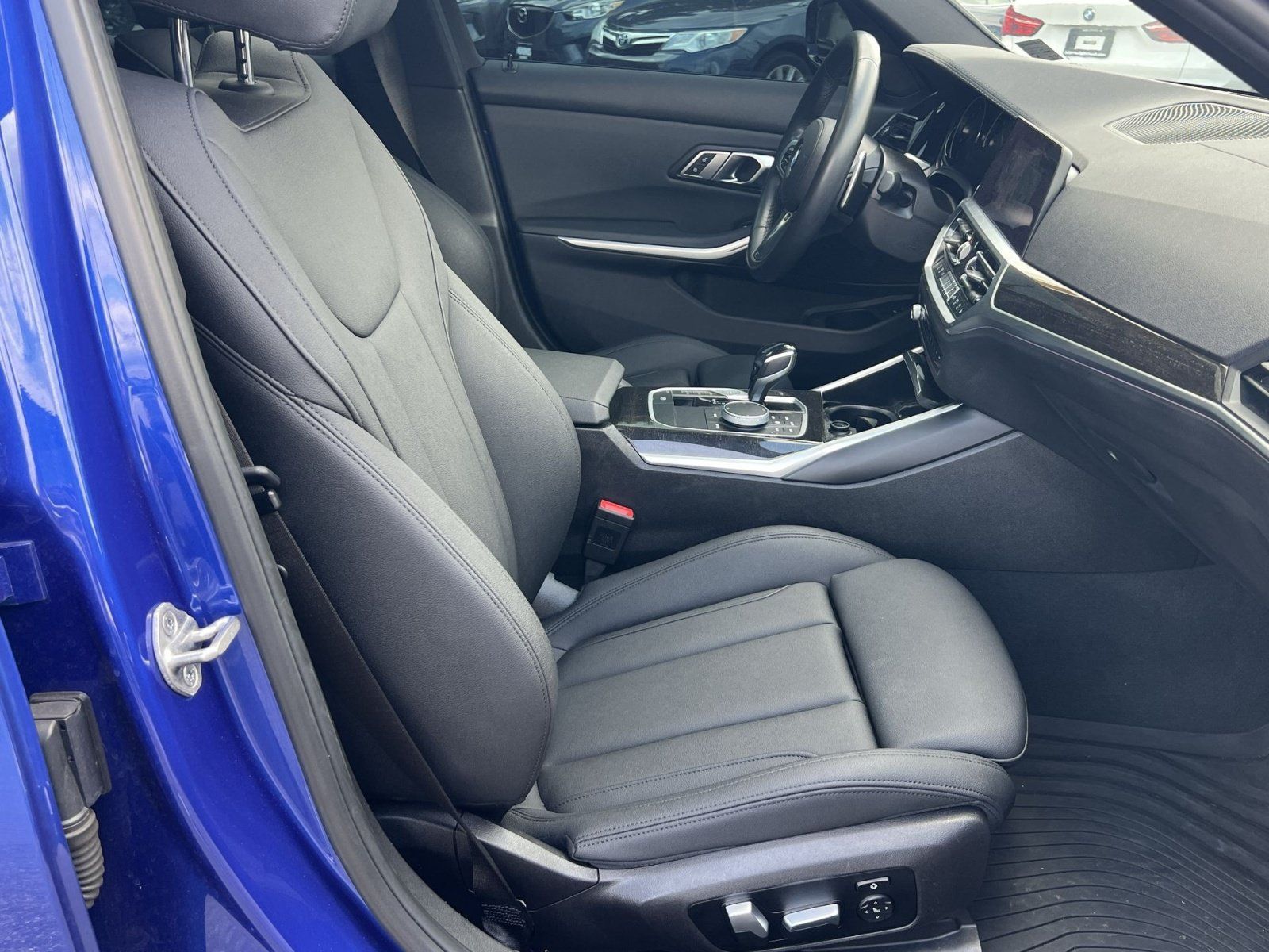 Used 2020 BMW 330i xDrive Sedan w/ M Sport Package AWD/4WD image 28