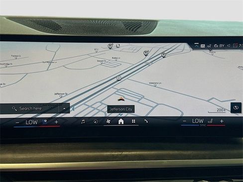 Used 2025 BMW X7 xDrive40i w/ Climate Comfort Package image 12