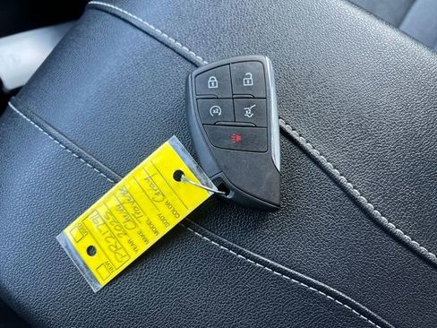 Certified 2025 Chevrolet Traverse LT image 32