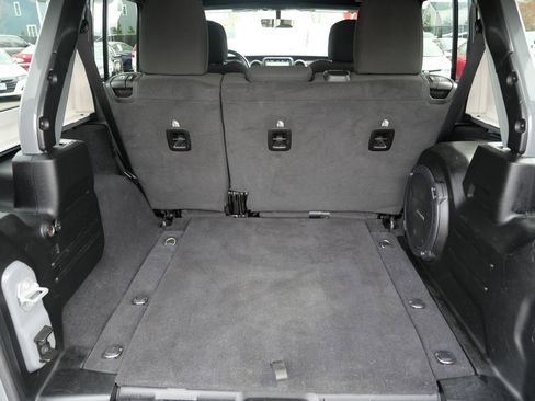 Used 2021 Jeep Wrangler Unlimited Sport AWD/4WD image 31