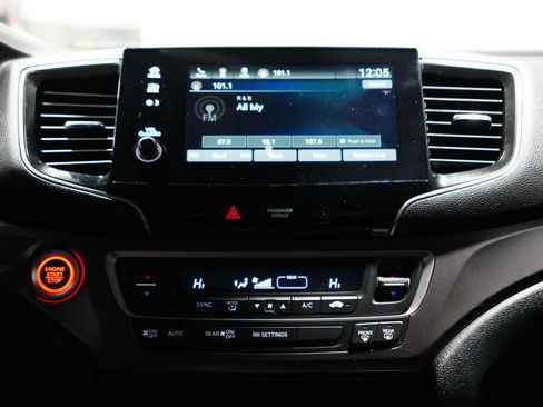 Used 2021 Honda Passport Sport image 12