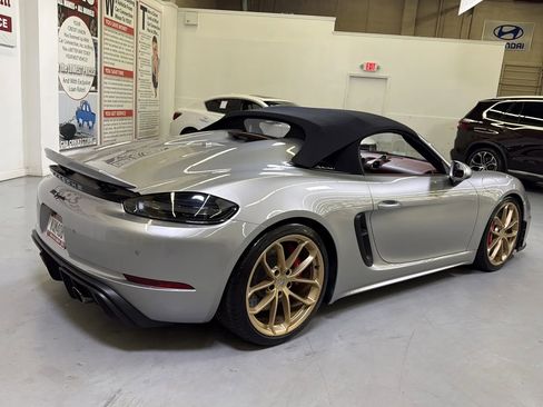 Used 2022 Porsche 718 Boxster Spyder RWD image 6