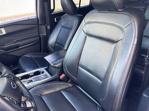 Used 2020 Ford Explorer XLT w/ Equipment Group 202A AWD/4WD image 27