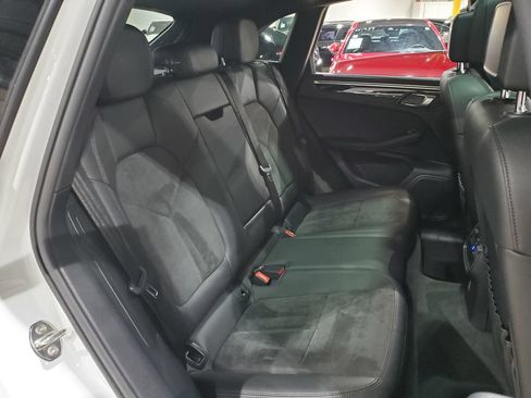 Used 2021 Porsche Macan AWD/4WD image 20