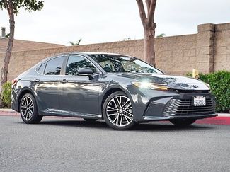 Used 2025 Toyota Camry XLE video 2