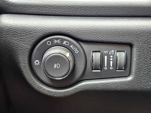 New 2026 Chrysler Pacifica Select image 19