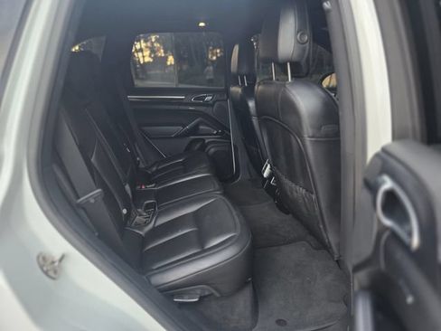 Used 2016 Porsche Cayenne AWD/4WD image 27