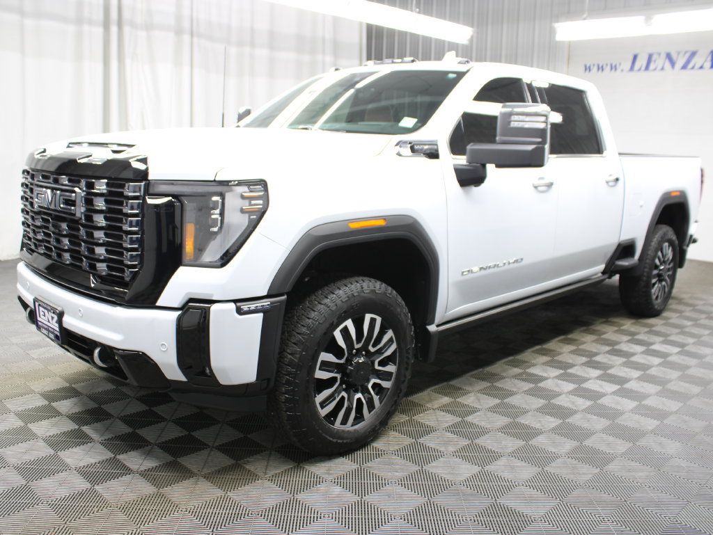 Used 2026 GMC Sierra 2500 Denali Ultimate w/ LPO, GMC Protection Package AWD/4WD image 8