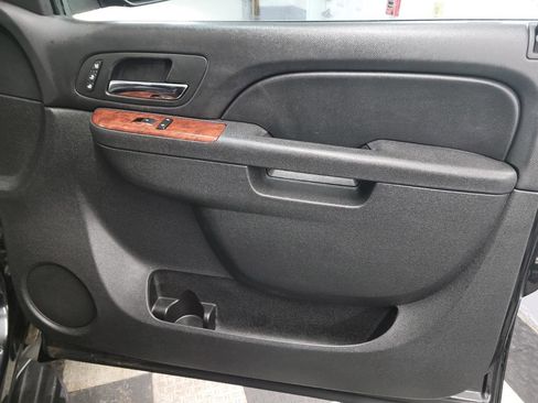 Used 2014 Chevrolet Suburban LTZ image 31