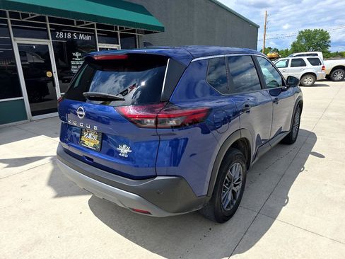 Used 2023 Nissan Rogue S image 5