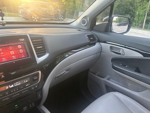 Used 2016 Honda Pilot Touring image 16