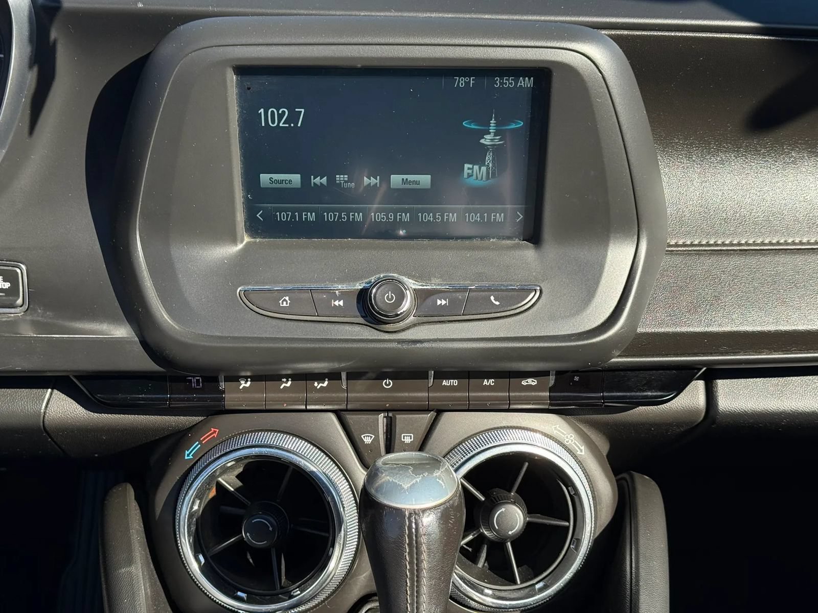 Used 2018 Chevrolet Camaro LT RWD image 13