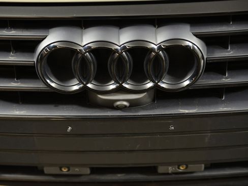 Used 2023 Audi A6 2.0T Premium w/ Convenience Package image 14