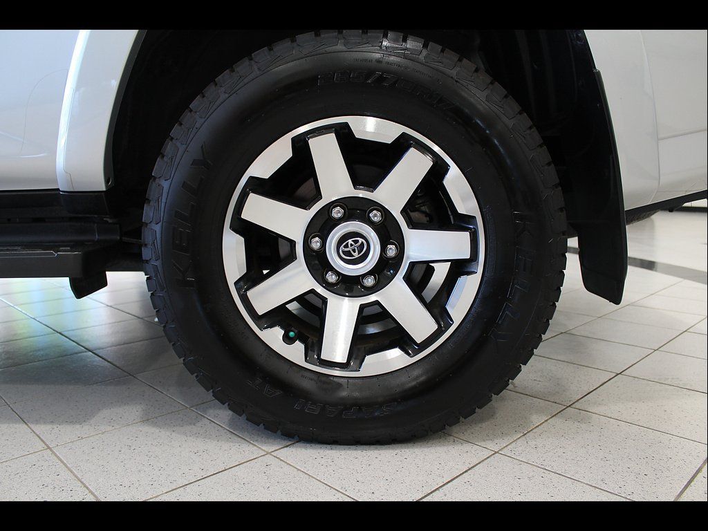 Used 2024 Toyota 4Runner TRD Off-Road Premium AWD/4WD image 12