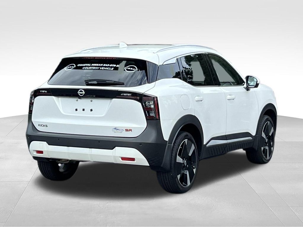 Used 2025 Nissan Kicks SR FWD image 5
