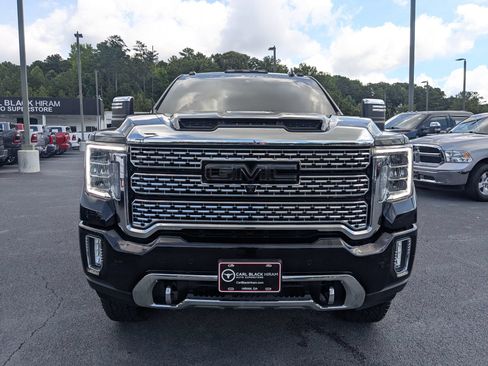 Used 2021 GMC Sierra 2500 Denali w/ Denali Black Diamond Edition AWD/4WD image 2
