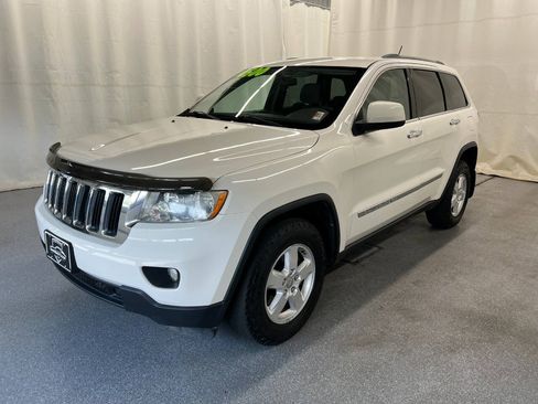 Used 2012 Jeep Grand Cherokee Laredo w/ Laredo E Group AWD/4WD image 1