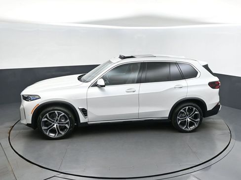 New 2026 BMW X5 sDrive40i w/ Climate Comfort Package image 32
