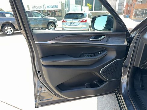 New 2026 Jeep Grand Cherokee L Limited AWD/4WD image 10