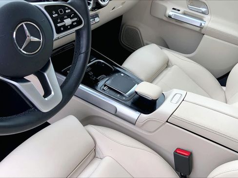 Used 2023 Mercedes-Benz GLB 250 image 17