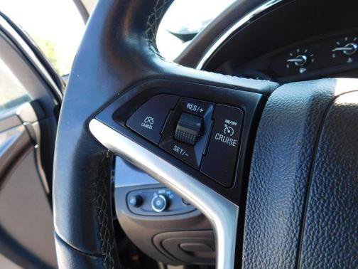 Used 2019 Buick Encore Sport Touring AWD/4WD image 19