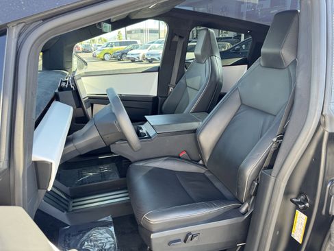 Used 2024 Tesla Cybertruck Cyberbeast AWD/4WD image 15