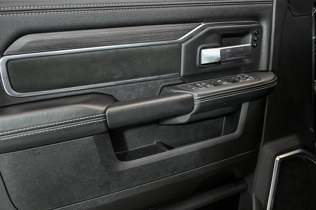 Used 2025 RAM 3500 Laramie AWD/4WD image 10