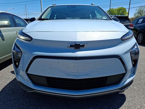 Certified 2023 Chevrolet Bolt EUV Premier w/ Sun & Sound Package FWD image 2