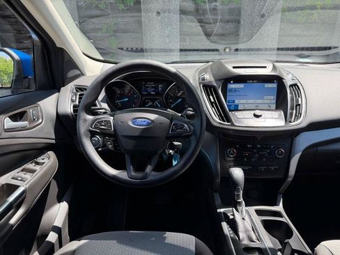 Used 2017 Ford Escape SE w/ Equipment Group 201A AWD/4WD image 11