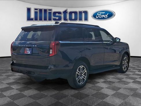 Used 2025 Ford Expedition Active AWD/4WD image 4
