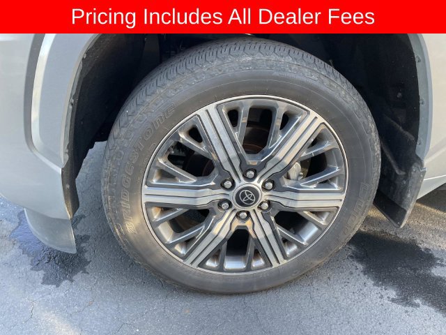 Used 2024 Toyota Sequoia Capstone AWD/4WD image 2