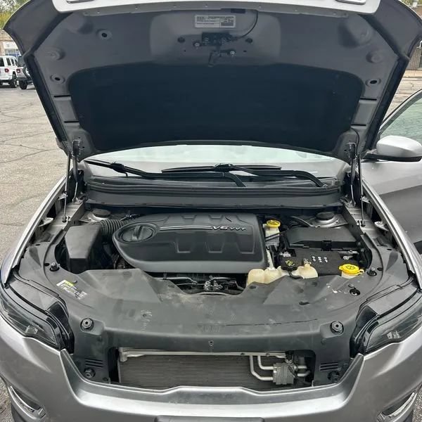 Used 2019 Jeep Cherokee Limited AWD/4WD image 19