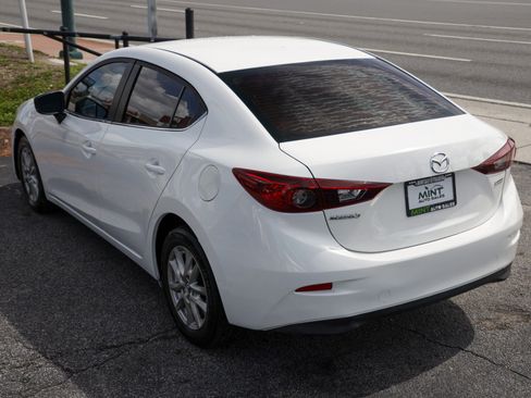 Used 2017 MAZDA MAZDA3 Sport w/ Preferred Equipment Package FWD image 8