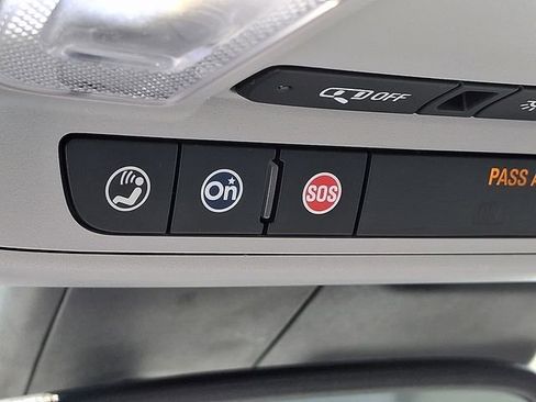 Used 2017 Chevrolet Malibu LT w/ Leather Package image 26