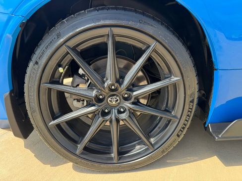 Used 2024 Toyota GR86 Premium image 17