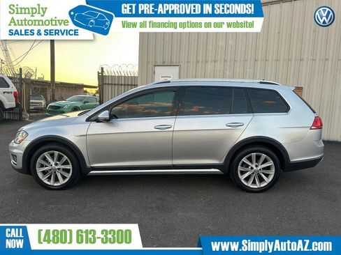 Used 2017 Volkswagen Golf Alltrack SE image 6