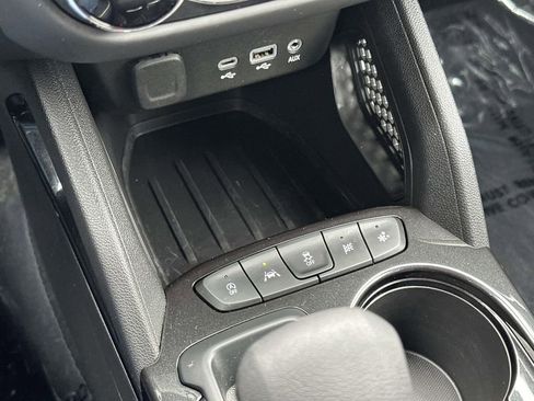 Used 2023 Chevrolet TrailBlazer LT image 28