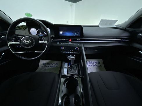 Used 2024 Hyundai Elantra SEL w/ Convenience Package image 17